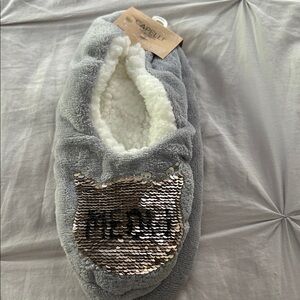 Capelli of New York Gray and White Sequin Cat Slip-On Slippers